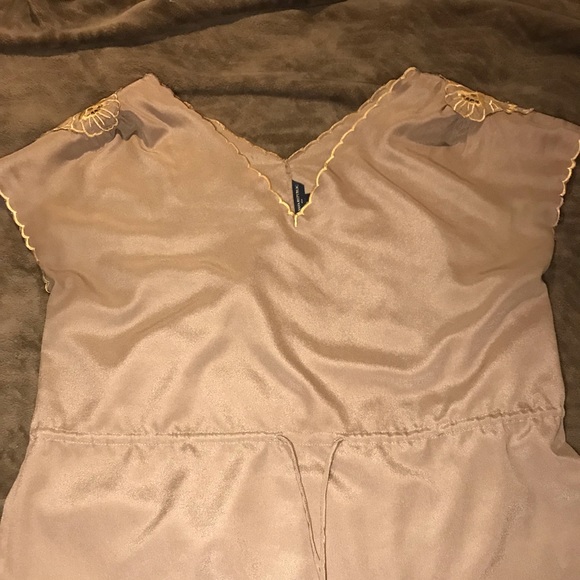 Very cute banana republic shirt - Picture 2 of 5